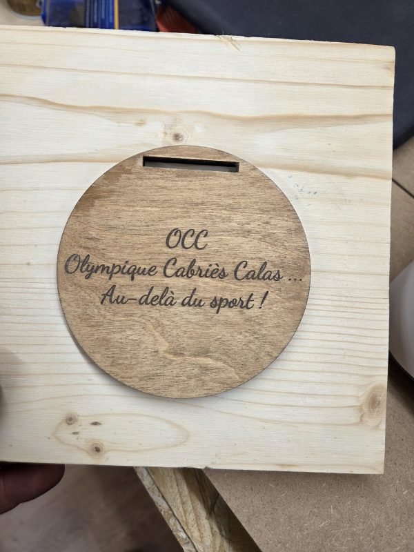Médaille en bois