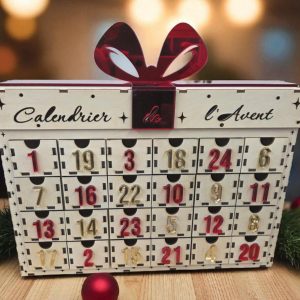  Calendrier de l’Avent en bois en forme de cadeau